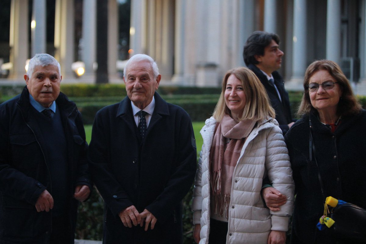 gxlapace's tweet photo. “L'#amicizia è il rammendo del tessuto strappato del #mondo, la strada per essere uniti senza paure. Questa è la nostra forza gentile che siamo grati di condividere nei modi più diversi” @Marco_europa @santegidionews #58anni #anniversario https://t.co/Iv0AcmmEIz