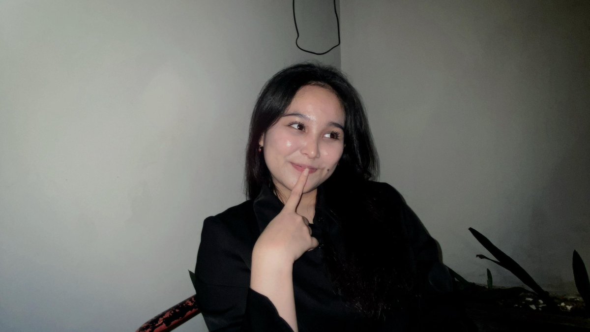 iqbeerrr's tweet photo. when i compliment her she won’t believe me https://t.co/RnEZpEPcCj
