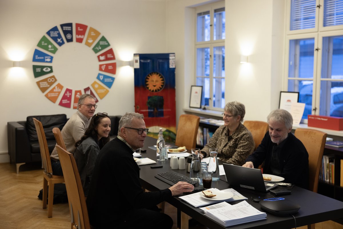 PhoenixDesignAid tweet media