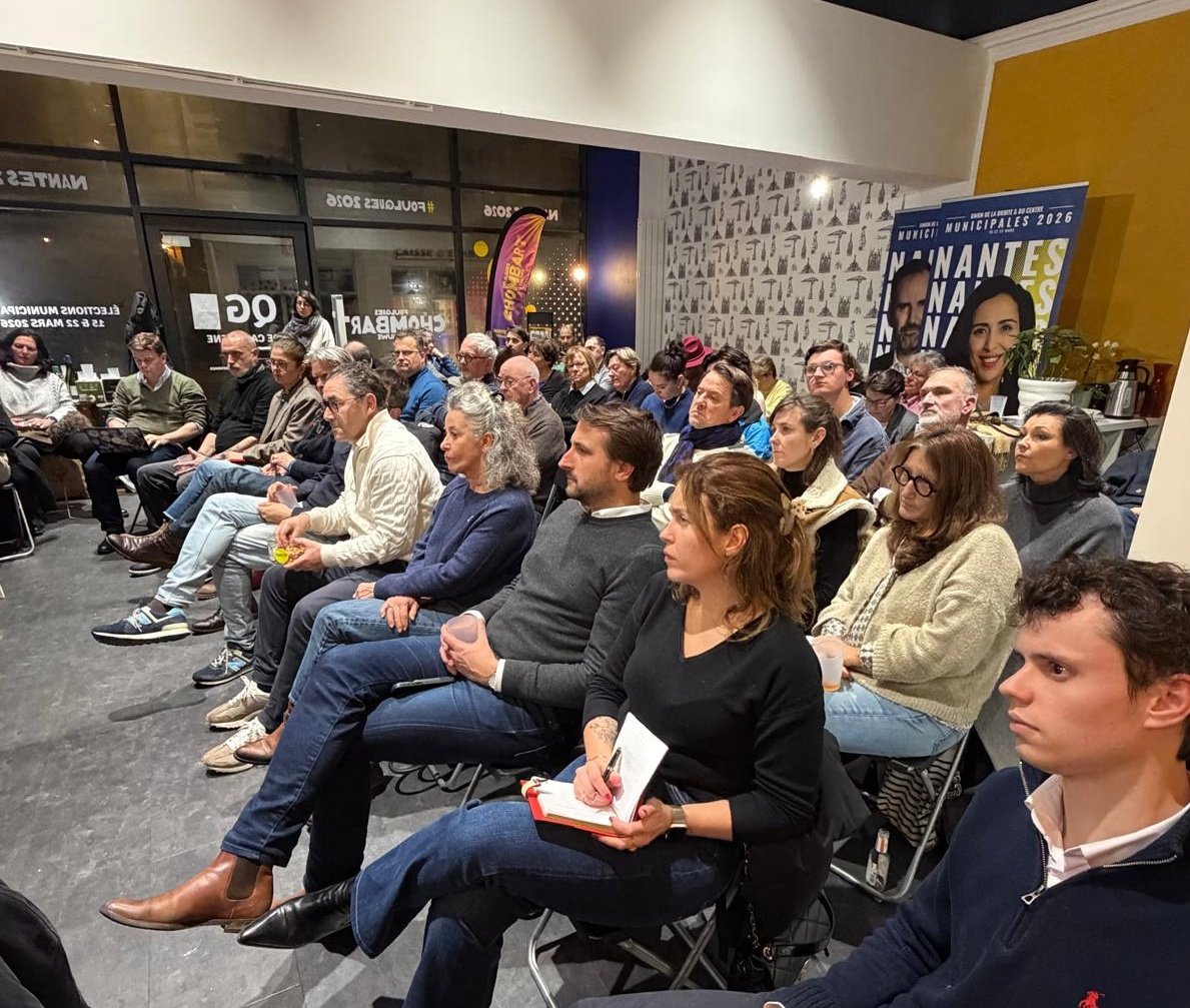 Excellente soirée de formation avec l'ensemble des colistiers de <a href="/Foulques44/">Foulques Chombart de Lauwe</a> hier soir dans notre beau QG de la rue contrescarpe. Nous soulevons beaucoup d'espoir parmi les Nantais, soyez assurés que nous sommes prêts pour que l'alternance débarque en mars #OnLeFera 💪