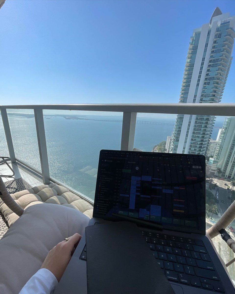 classyladylife's tweet photo. working with a nice view☕️💻 https://t.co/nUtKfvptOE