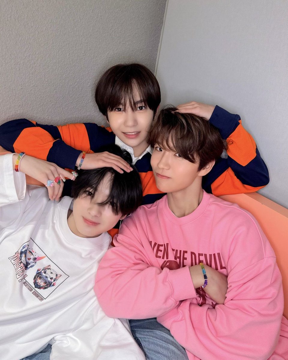 lvvlysz's tweet photo. 🥐⬅️🦭⬅️🌳 https://t.co/8tUYLVHXgL