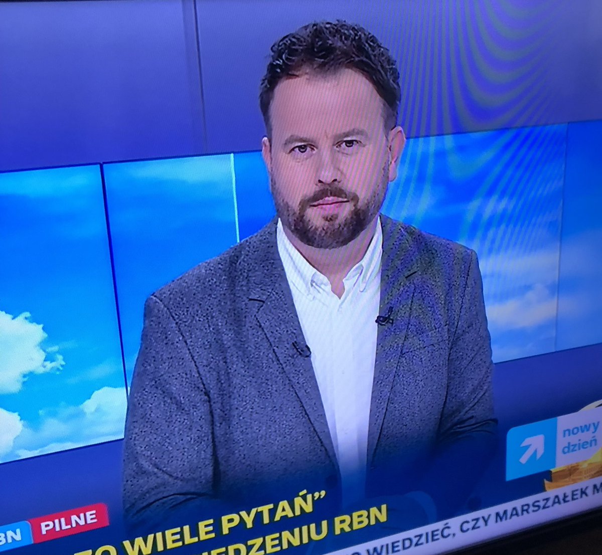 JNizinkiewicz's tweet photo. Gdyby Karol Nawrocki chciał porozmawiać merytorycznie o SAFE, to miał ostatnio możliwość podczas spotkania z szefem MON. Ws. Czarzastego mógł porozmawiać z szefami służb kilkanaście dni temu. RBN był spektaklem prezydenta i pokazem lobbingu ws. interesów USA - w @PolsatNewsPL ✌️ https://t.co/hpp4Gg8lGJ