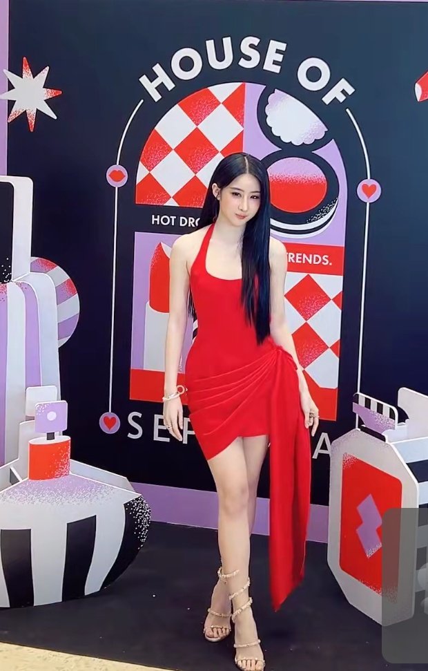 Lunayy0808's tweet photo. Yoko in red🤗🤗🤗
HOUSE OF SEPHORA X APASRA
#YokoShinesAtSephora
#HOSTHSpring26 #OnlyAtSephora
#HouseofSephoraTH
#YokoApasra #โยโกะอาภัสรา
@Yoko_apasra https://t.co/WDy73aTgvV
