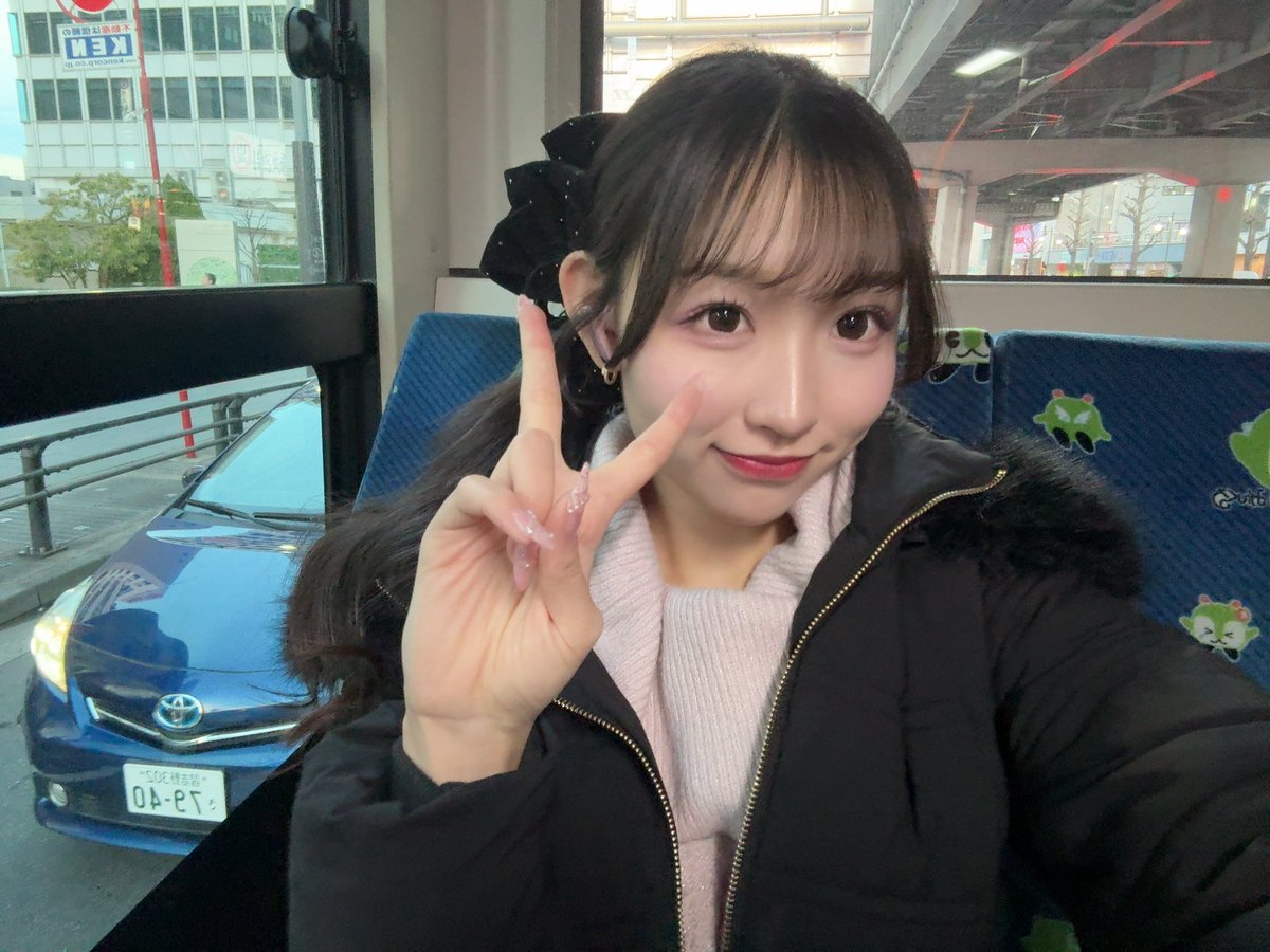 こんちわさえだよ^^（おはようございますの時間にSNS更新できない）

カラコンでっっかくて変🎶
似合うカラコン探しに外出ﾃｸﾃｸ