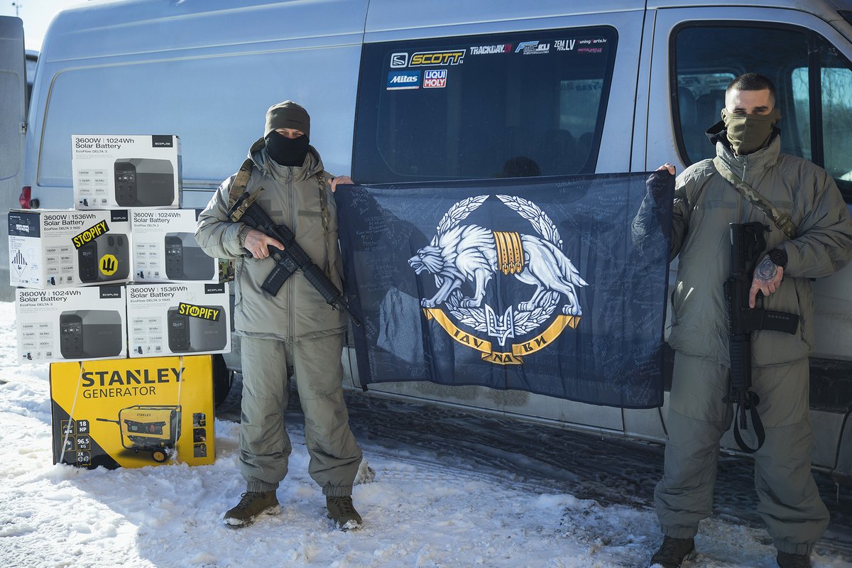 stopify_org_ua's tweet image. Good news! The Special Operations Forces have just taken delivery of a VW Crafter minibus, five EcoFlow Delta 3 charging stations, and a power generator from our latest shipment – and they’re ready to put them to work.