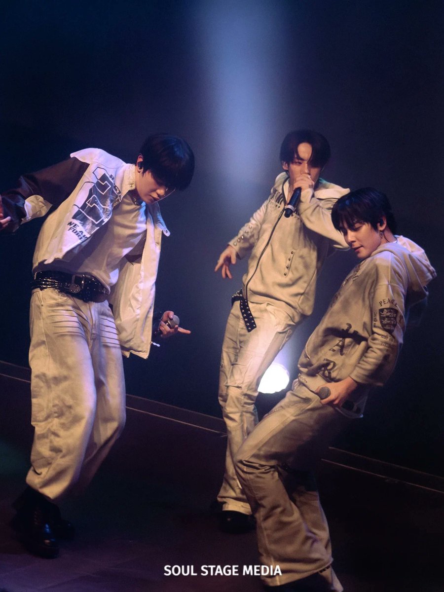 Media coverage | OMEGA X February 10th - Café de la Danse, Paris

<a href="/OmegaX_official/">OMEGA X Official</a>

©️ All rights reserved. Do not use without permission.

Full post on Instagram : instagram.com/p/DUpoisgDDoF/…

#omega_x_reconnect #omegax #ox #kpop #presscoverage