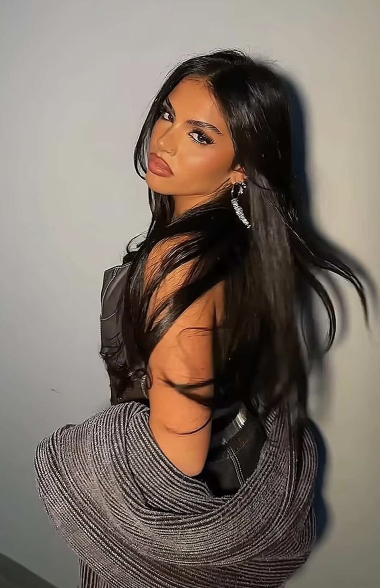 DykEsmeral94081's tweet image. I need this framed.
#NYFW26 #HudaXNYFW  #HudaxJaneWade