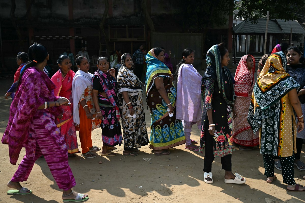 Midday Update | Bangladesh’s Election Commission reports voter turnout at 32.88% by noon in the 13th parliamentary election. Polling continues across more than 42,000 stations, with isolated disturbances reported but no suspensions or fatalities, officials say.

Follow live