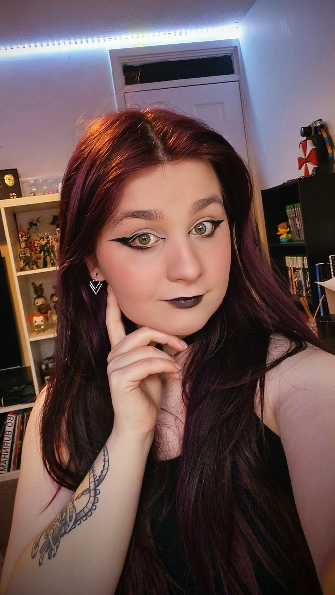 Frosty_The_Devilgirl 🏳️‍⚧️ tweet media