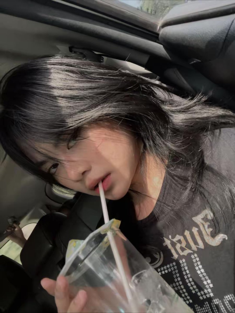 aswendira's tweet photo. @umparum3 @iamjoelee Don’t need surgery, caused hot features are the fit. Even my side profile😏 https://t.co/sbEtLZUxPN