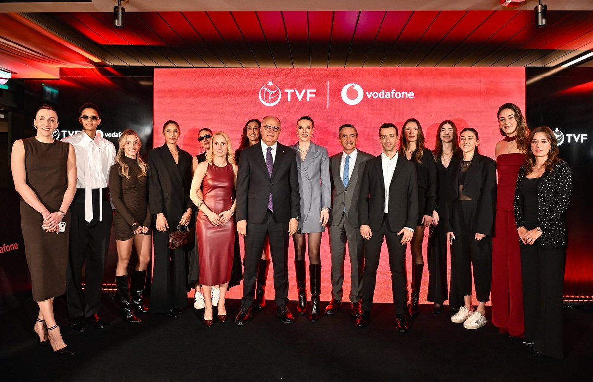 Giyim zevkleri ve tarzları voleybol kabiliyetleri ve güzellikleri ile ters oranlılı olmuştur eskiden beri..
En iysini de Santarelli kapatmış..