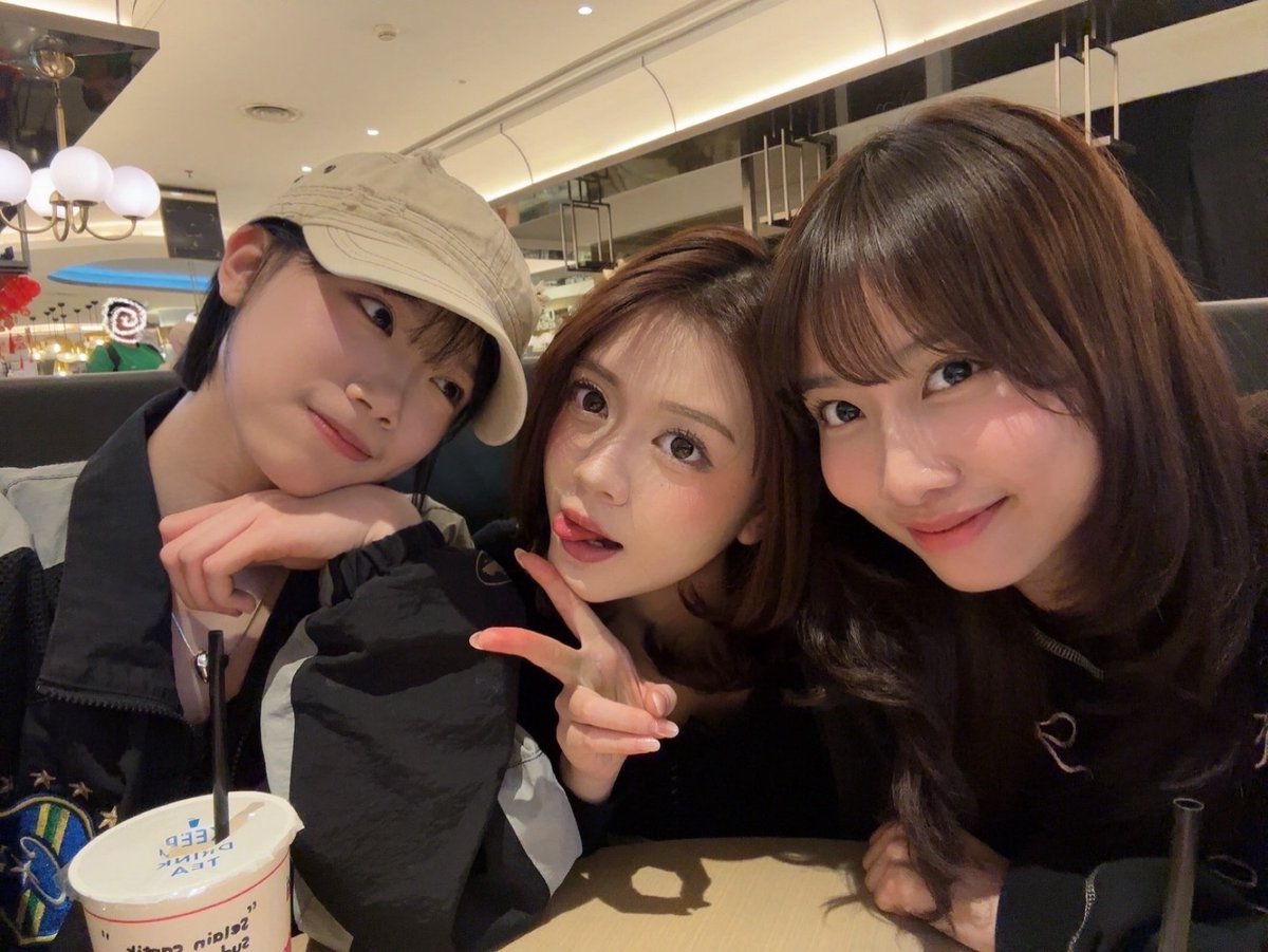 🫰🏻🫰🏻
<a href="/A_ChristyJKT48/">Angelina Christy</a> <a href="/A_MutheJKT48/">Mutiara Azzahra</a>