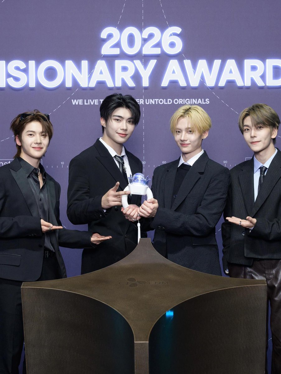 guys this is a sign we’re getting our own lightring/stick???