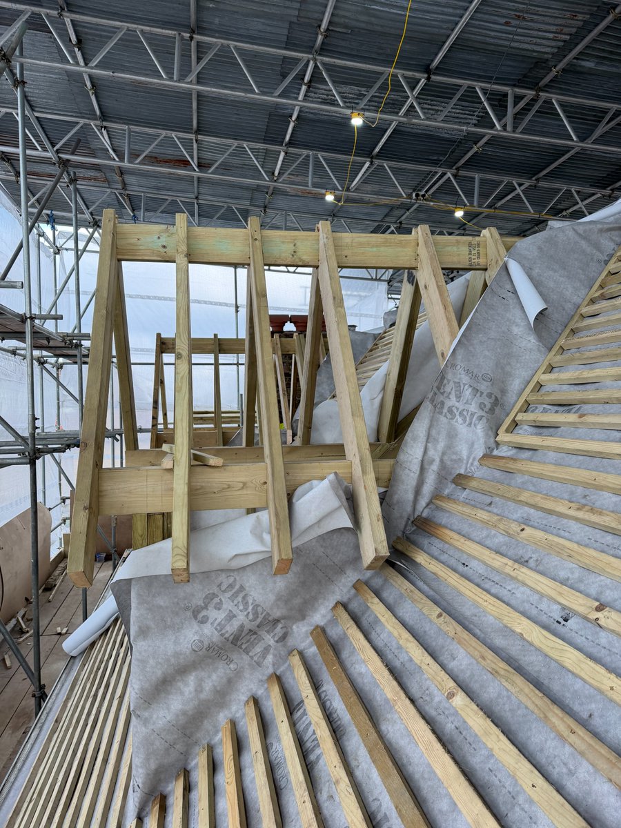 quorumconsult's tweet photo. Great progress on this #LoftExtension in #EastMolesey!

We’re working alongside #SimonMerronyArchitects, delivering the structural design for this exciting #residential project. Always a pleasure collaborating with a team that shares our passion for well-crafted design. https://t.co/MgOxujjTjB