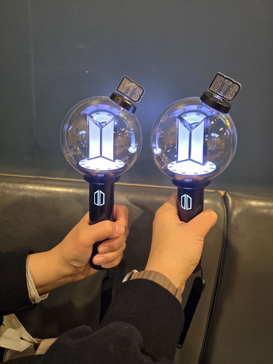 동친과 포미밤 개시💜
3월에 함께 흔들 수 있기를!!!