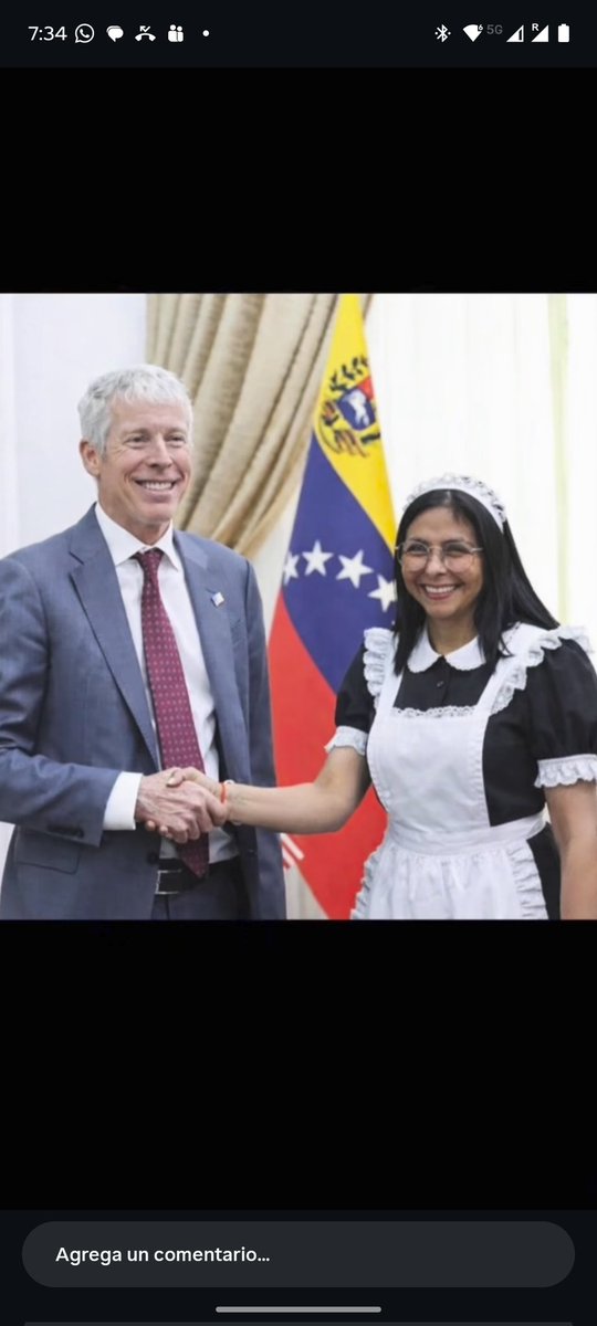 gaboanimado's tweet photo. @EfrenTo07043089 @aapayes Jajaja y a la mona Titi recibiendo al ministro de energía de estados unidos con alegría si lo puedes ver? https://t.co/mrstmo0V4L