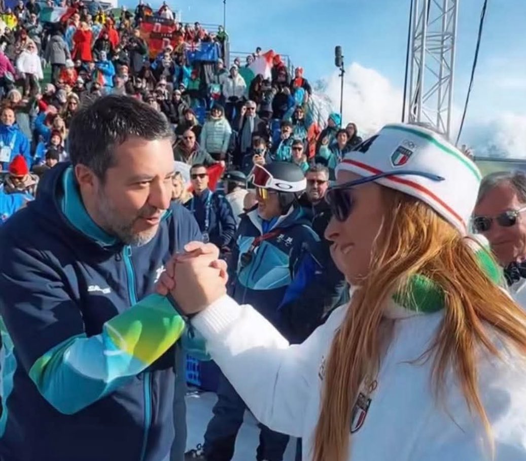 GiuseppeFalcao's tweet photo. Sofia Goggia prima di incontrare Salvini.

Bronzo in discesa.

Dopo aver incontrato Salvini.

Caduta in combinata.
Caduta in Super G.

INGIOCABILE MATTEO. https://t.co/8fa75ahVVX