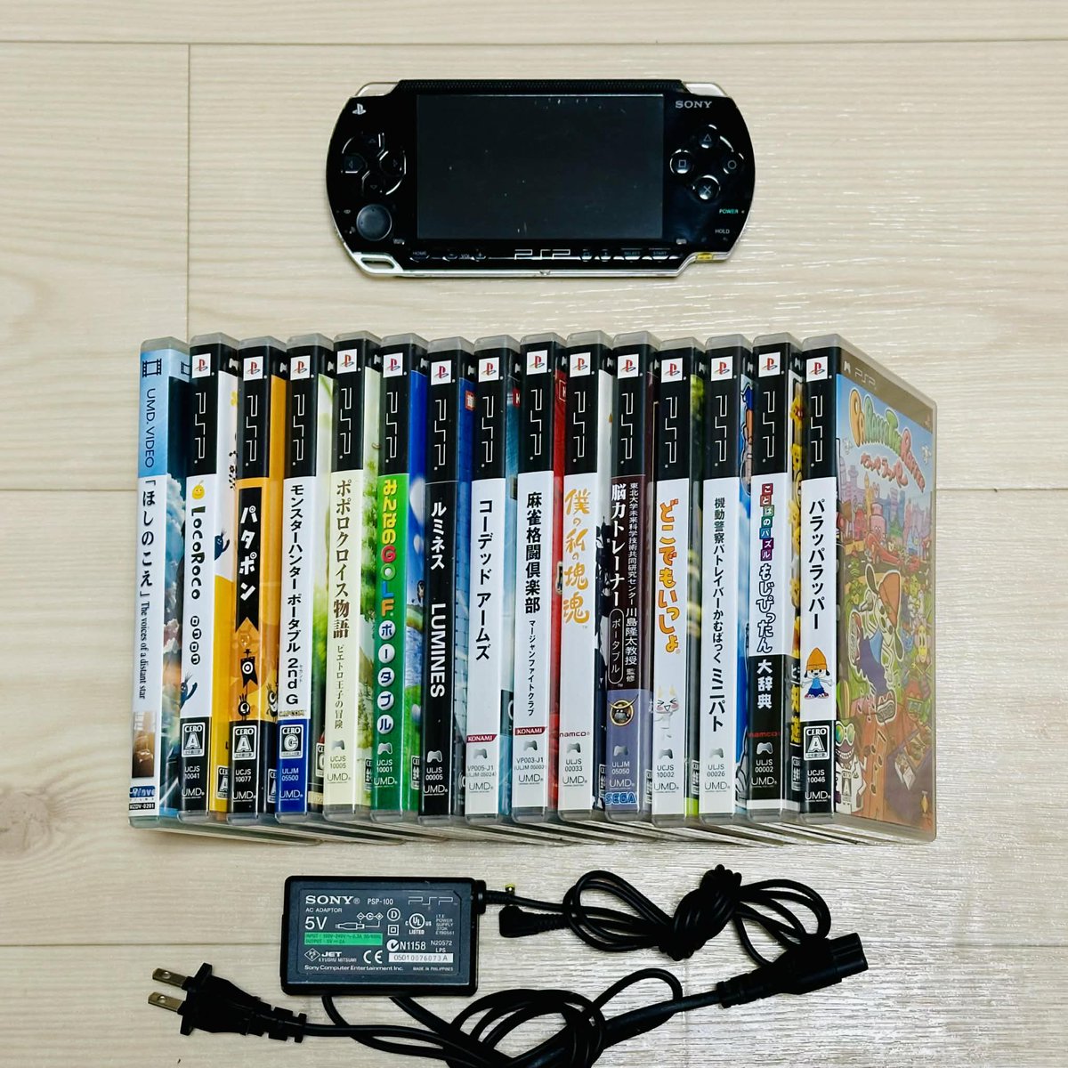 画像左】 PSP本体 1台 PSPソフト 15本 まとめて 10,000円 【画像右