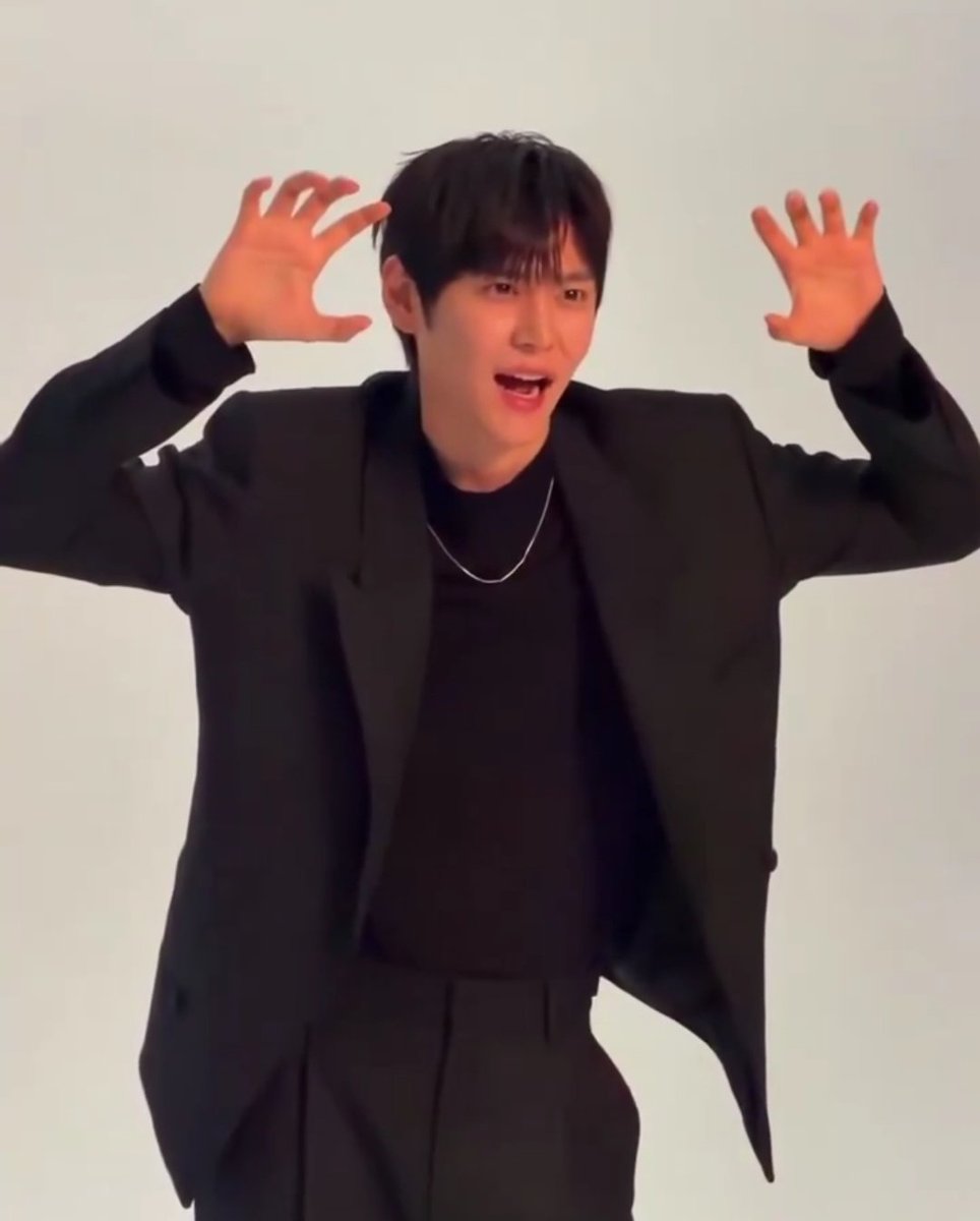 สูทไรเนี่ย สูทน่ารักหรือเปล่า