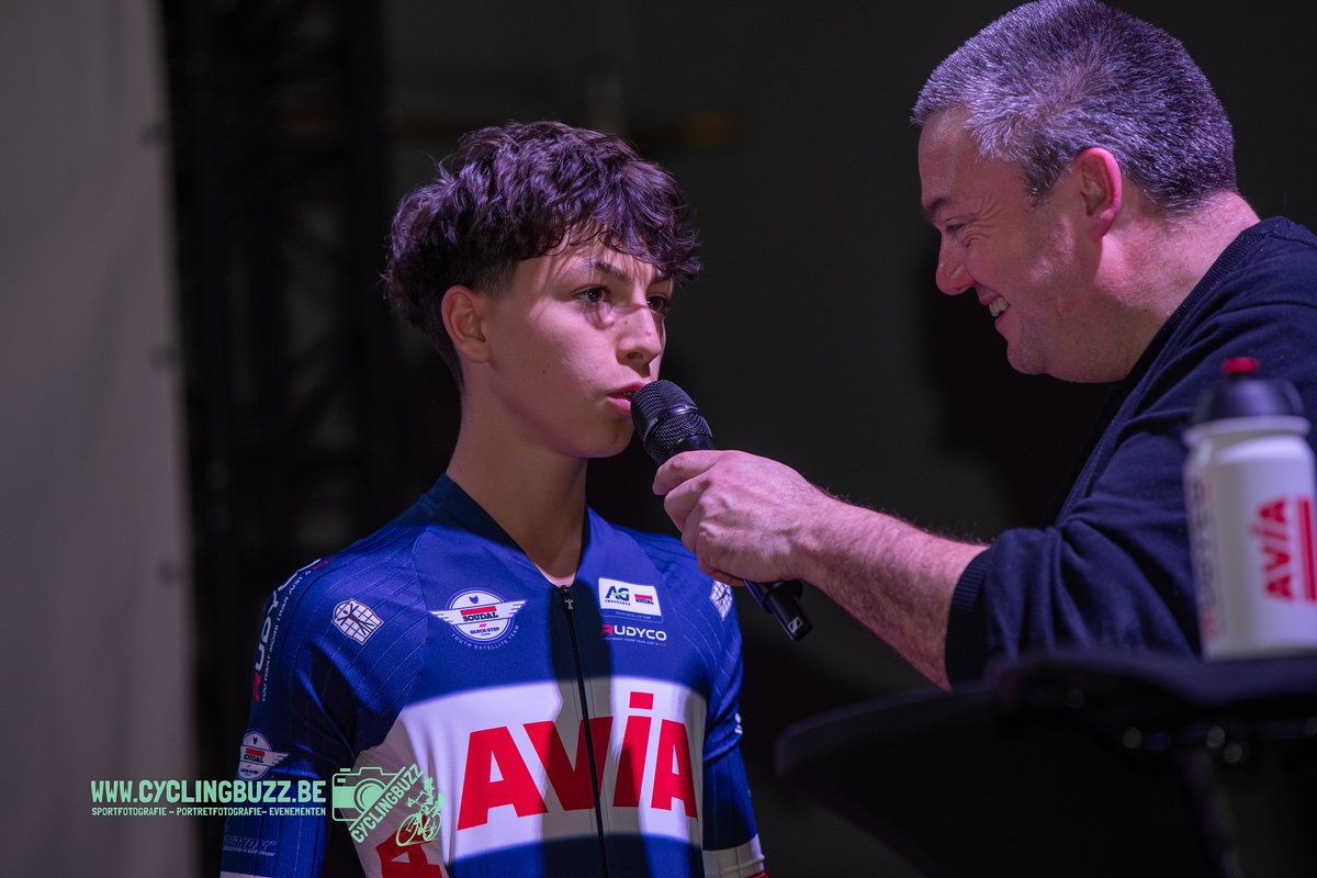 bringasport's tweet photo. Bemutatkozott a Quick-Step szatelit csapatában Szilasi Dániel
https://t.co/f3qDtmOofO https://t.co/IRo4kvVKxw