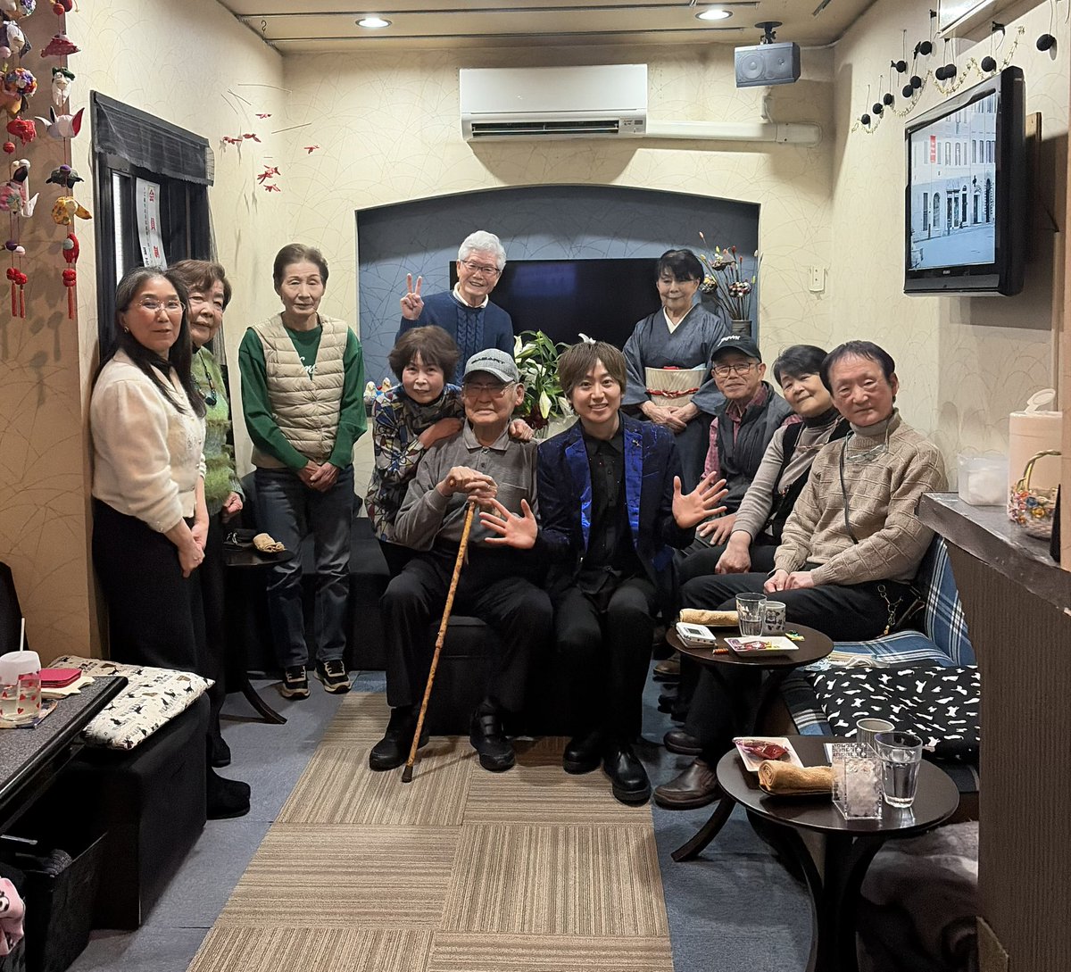 今日は初の カラオケ喫茶さんでの 昭和歌謡ミニLIVEでした! ありがとう