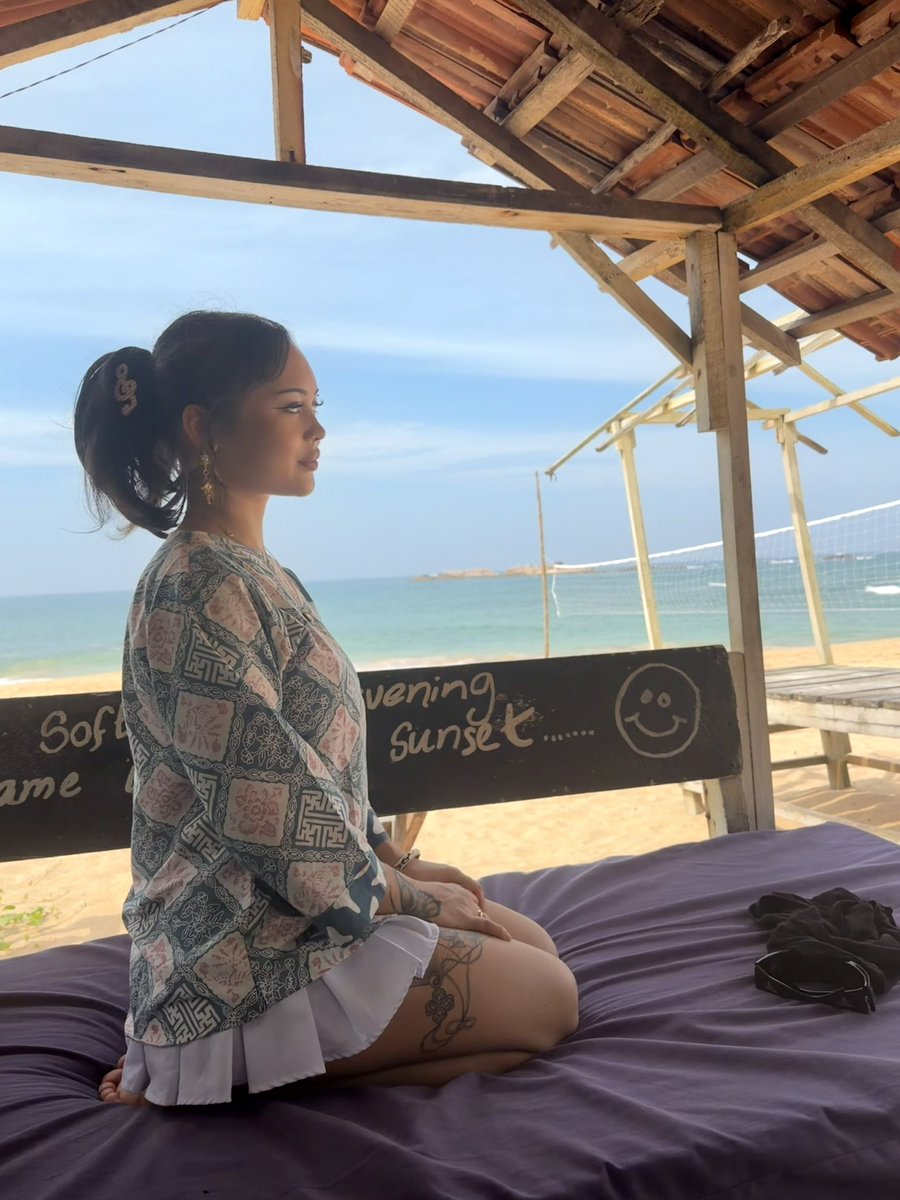 fdprincesschloe's tweet photo. Just arrived in Sri Lanka 

Tanned, thriving, and funded by weak cuck losers who know their place.
Send for sunscreen 🐷

FindomNL moneyslave paypig domme
https://t.co/YwYHcriKof https://t.co/uVop1VhLUd