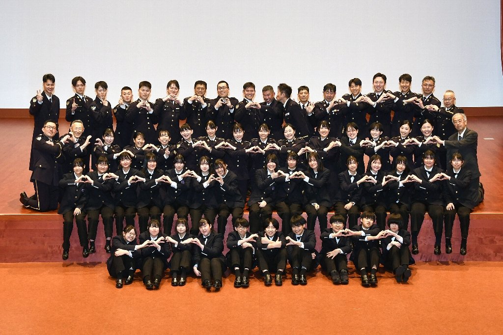 #第２音楽隊 は、２月８日（日）、#東神楽町文化ホール花音 で開催された「#陸上自衛隊第２音楽隊ふれあいコンサート」に参加しました🎷❗️#東神楽中学校 #吹奏楽部 との合同演奏を披露し、地域の皆様に楽しんで頂きました😊❗️
#防衛省 #陸上自衛隊  #北部方面隊 #第２師団 #東神楽町