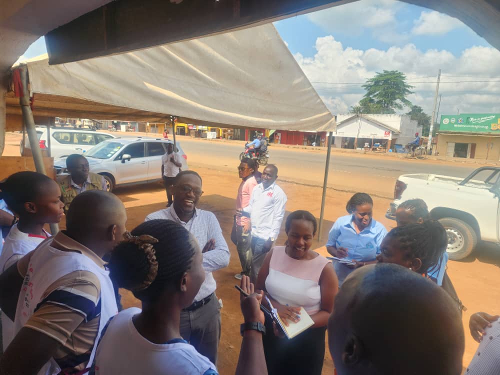 UNFPAUganda's tweet image. In Mukono on joint field visit with @FCDOGovUK, @MinofHealthUG, and partners—@PSIUganda, @MarieStopesUg, @DKT - under the #EMPOWER Private Sector Project, driving collaboration to expand access, improve quality and deliver sustainable private sector–led health solutions.