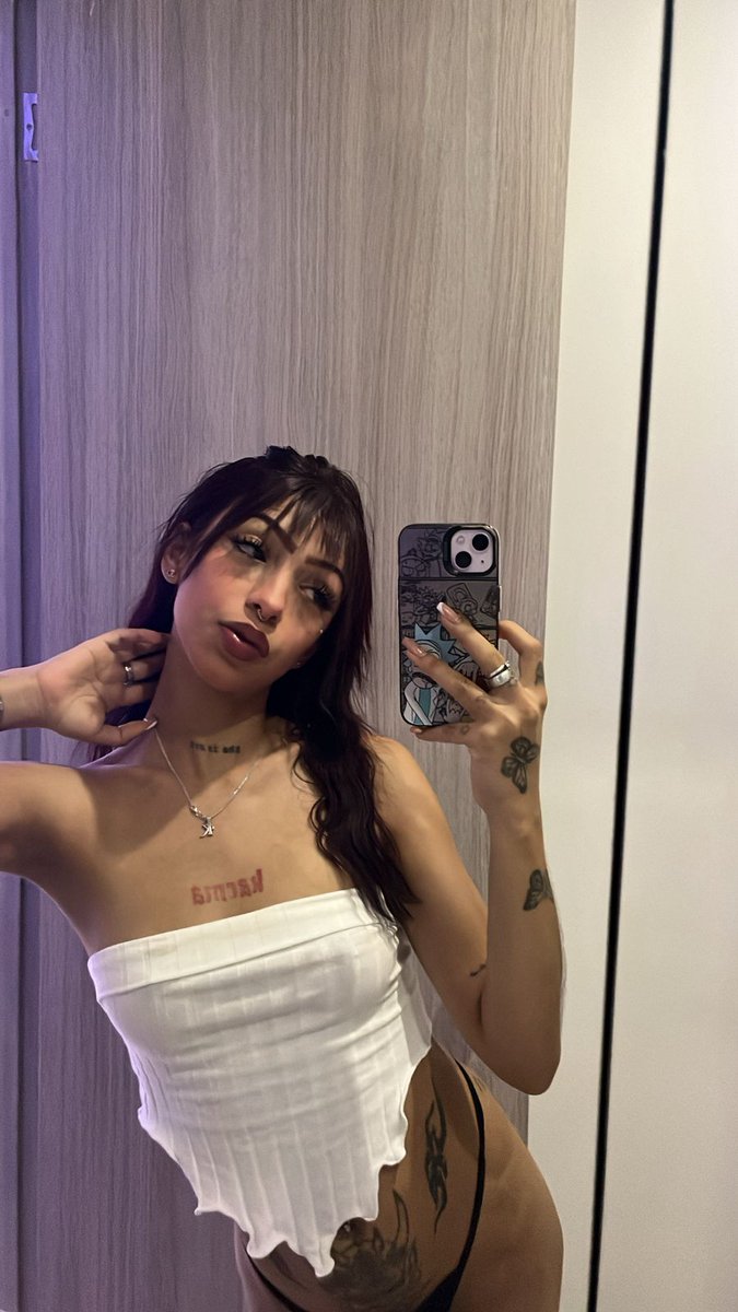 EmmaHeart12765's tweet photo. Lonely night?, well here is the solution , wanna spend it by my side? 😘😉
👉🏼https://t.co/0NY6EV7xoS https://t.co/h0VyqtfKVo