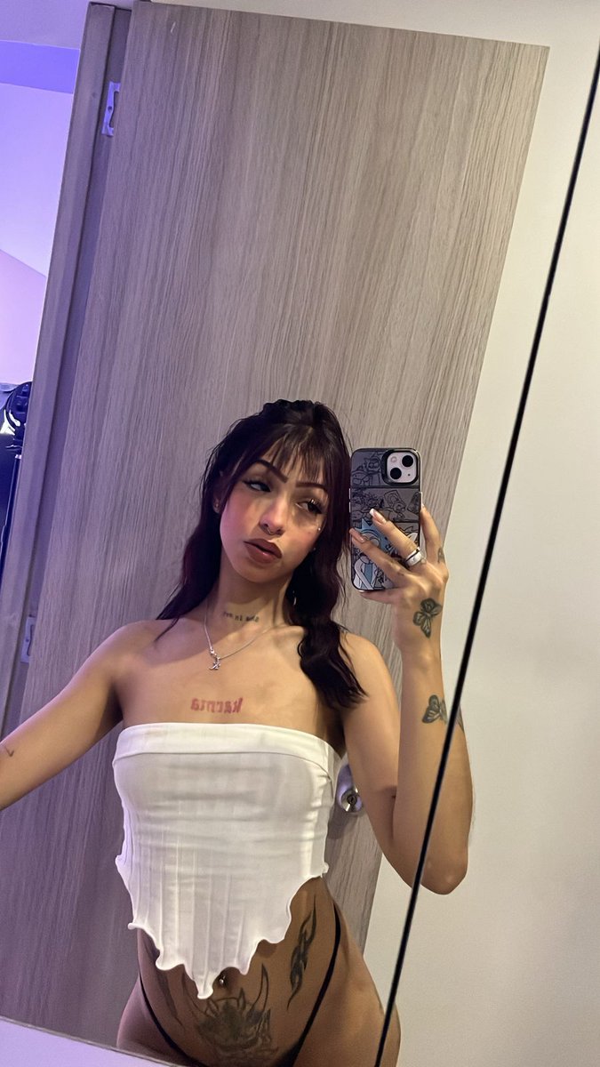 EmmaHeart12765's tweet photo. Lonely night?, well here is the solution , wanna spend it by my side? 😘😉
👉🏼https://t.co/0NY6EV7xoS https://t.co/h0VyqtfKVo