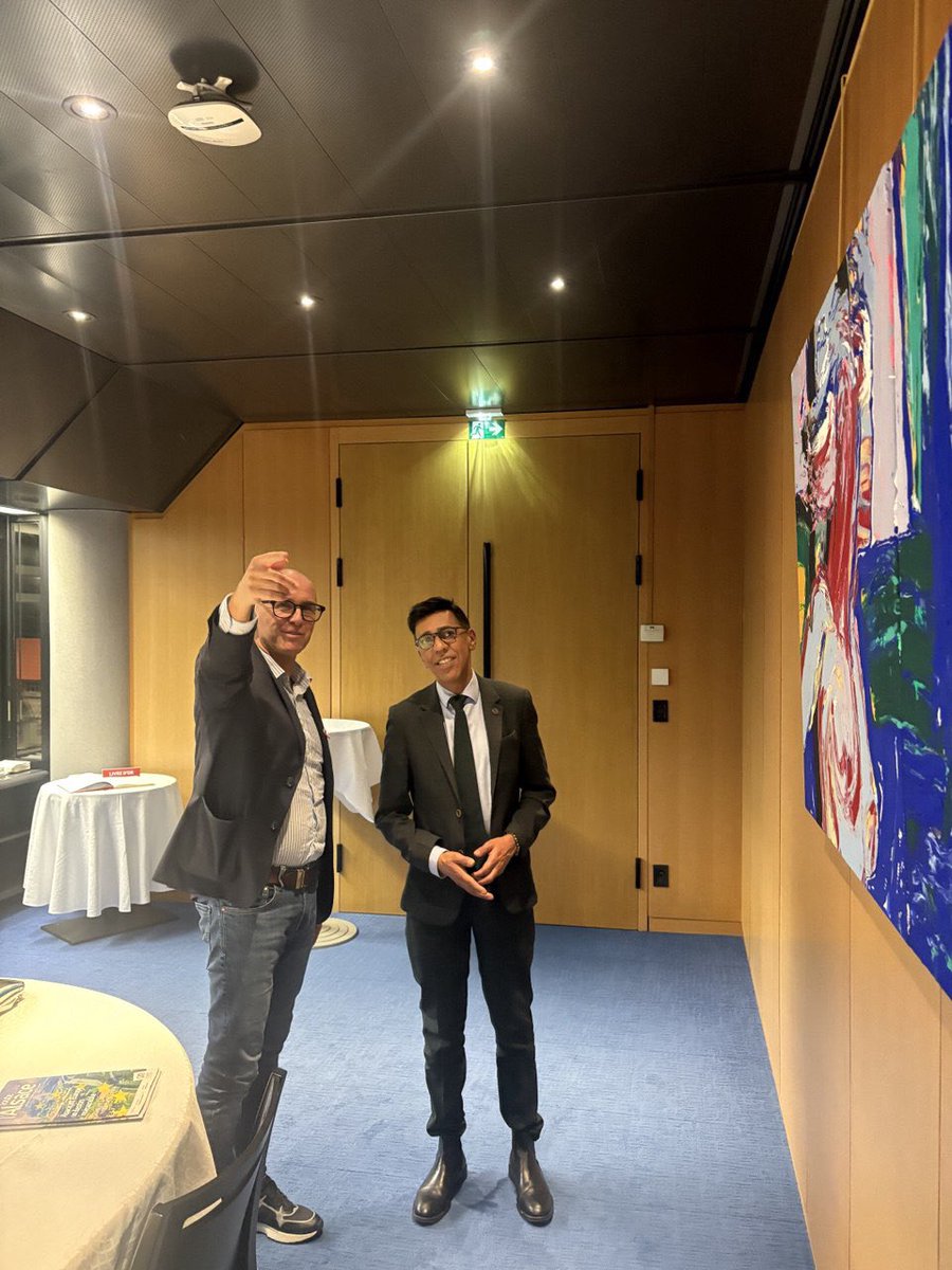 younousomarjee's tweet photo. 🔴 Excellente réunion de travail avec @F_Bierry, Président de la Collectivité européenne d’Alsace. Ensemble, engagés pour le rayonnement et la consolidation du siège du Parlement européen à Strasbourg, le meilleur accueil des députés européens en Alsace ainsi que pour  l’avenir des fonds européens pour nos territoires. Ici en Alsace se concentrent nombre de défis européens à commencer par les enjeux transfrontaliers @RobertaMetsola @jnbarrot @benjaminhaddad