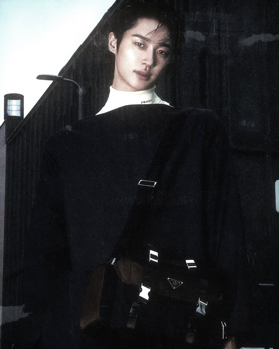 Wooseok’s face card is serving so hard.