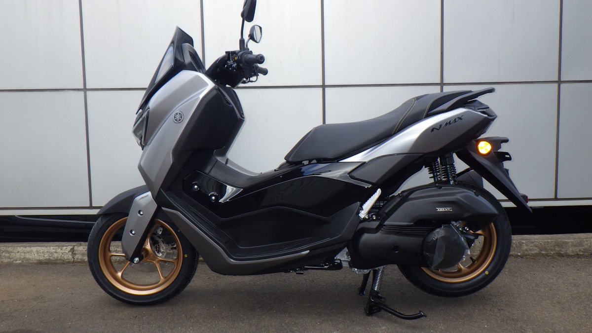 YSP31417112's tweet photo. 2026年モデル NMAX155 入荷しました!
軽快な走りと上質な乗り心地で、
毎日の通勤も週末のツーリングも快適。
YECVT(電子制御CVT) により
加速がよりスムーズで気持ちいい一台
#NMAX155
#2026年モデル
#YECVT
#電子制御CVT https://t.co/14VhsEGWMA