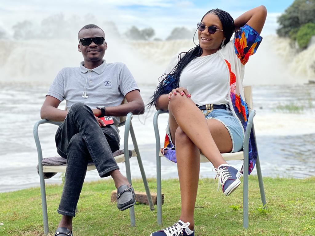 Urgent! Aux dernières nouvelles, selon nos sources, on nous signale que <a href="/kakese_leon/">Leon KAKESE</a> est en quête de la recherche de la dot, il ne sait où trouver. Selon une autre source, il est déjà menacé d’être chasser chez eux où il est logé,  qui peut aider notre frère à sortir dans ça ?