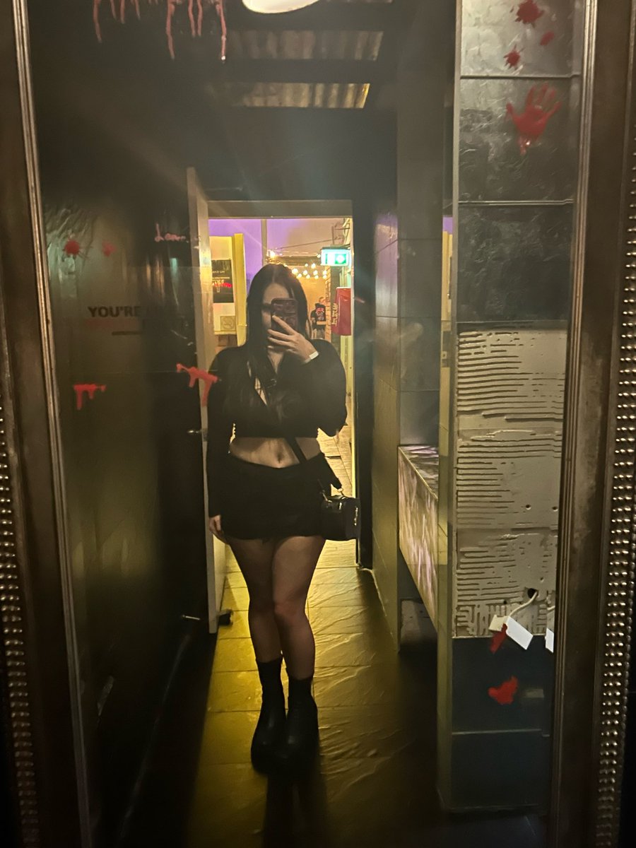 skyebbyxo's tweet photo. What do you think my go to drink order is? 🤨

#onlyfans #linkinbio #followme #repost #NSFW https://t.co/jRn5nrpf0S