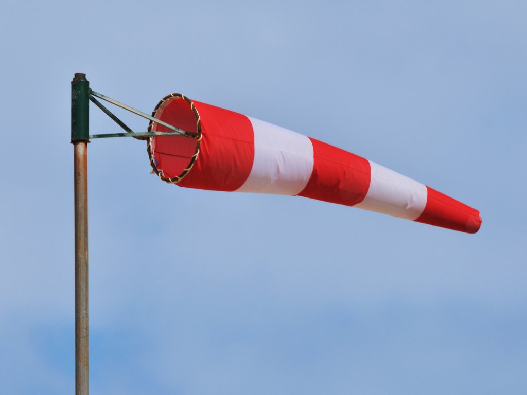 emergenciescat's tweet photo. ⚠️ El vent assolirà les ratxes més fortes les properes hores a l’àrea de Barcelona i al nord-est del país.
Es manté l’alerta #VENTCAT i les restriccions vigents.
Consulta l’actualització completa aquí ⬇️

🔗 https://t.co/0oZzUKUsYY https://t.co/uAp7DMMXKQ