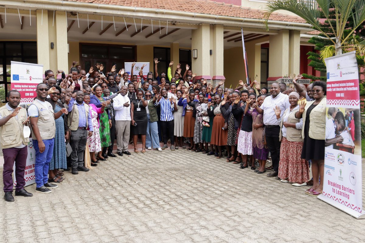 YARIDUganda's tweet photo. We responded to urgent teacher gaps across 3 settlements just ahead of the new term, ensuring learning continues without disruption. Through #ECHORISE, 400+ primary teachers were recruited & oriented, alongside Dr. @CleophusMugenyi, Commissioner for Basic Education @Educ_SportsUg https://t.co/FutT85bgG7
