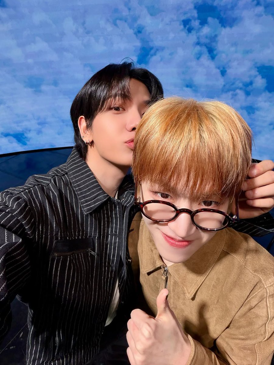 #️⃣ BND tweet media