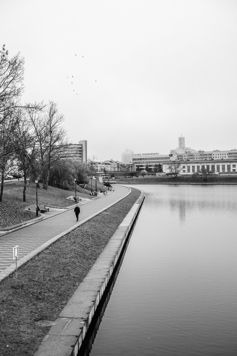 Minsk,Belarus
11/2025
#streetphotography 
#blackandwhitephotography 
#cityscape 
#fujifilm