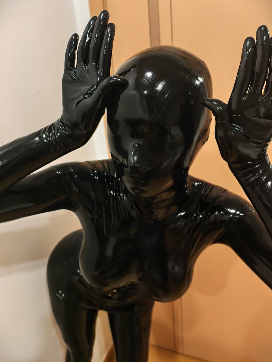 羽子娃娃哇哇哇 (@yvziaaaaa) on Twitter photo 