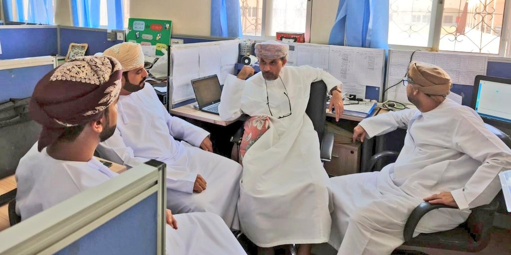 EduGovNBT2207's tweet photo. نفّذ المعلم الأول الأستاذ سامي الزعابي مع معلمي اللغة العربية حلقة نقاشية ناقشوا خلالها محاور تربوية مهمة شملت: التخطيط السليم عبر منصة نو��، إدارة سلوك الطلبة، توظيف اللغة والوسائل التعليمية،ربط الدرس بواقع الطالب،تنمية مهارات القراءة والتفكير العليا،وإعداد أدوات تقويم متنوعة. https://t.co/wuMGpdZ1Sa