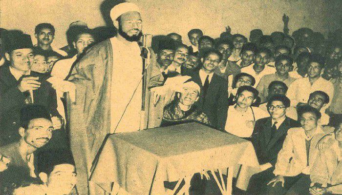 “Kardeşlerim! Kudüs davasını sürekli gündemde tutun! Hemen hemen her konuşmanızda muhakkak Kudüs davasını gündeme getirin. Gerektiğinde tek başına bir ordu olmaya hazır olun. İnandığınız idealler için canınızı  bile vermeye hazır olun.”

| Şehid İmam Hasan el-Benna'yı şehadetinin