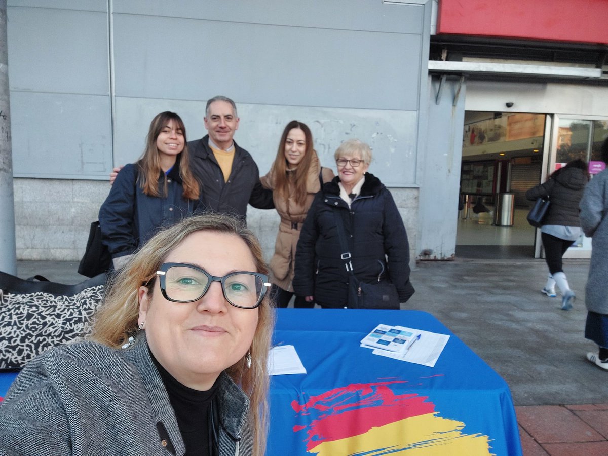 PPteVallecas's tweet image. 🔴 #ElSurDelSur
Continuamos con la campaña de recogida de firmas para exigir al desgobierno sanchista las inversiones y medidas necesarias para que los vallecanos tengan un servicio digno.

#PuenteAbandonaPuente
#PedroSánchezCulpable
#ÓscarPuenteCulpable
#PedroSánchezDimisión