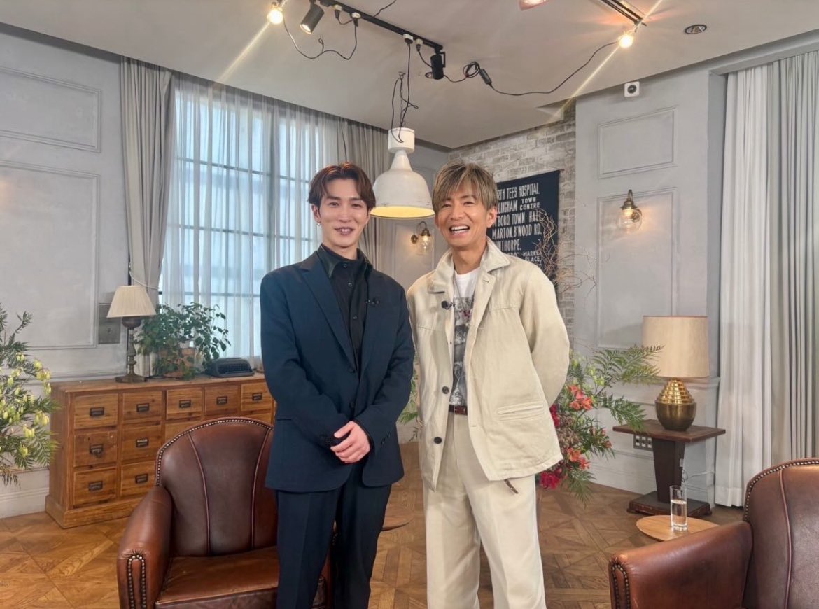 TheLetters_Net's tweet photo. #木村拓哉

• CAR COAT -WOOL LINEN HERRINGBONE-
• WESTERN STRAIGHT TROUSERS
  -WOOL LINEN HERRINGBONE-

https://t.co/WucWZdiyr3

 https://t.co/1MbOVYJrc3 https://t.co/l9AZarFnef