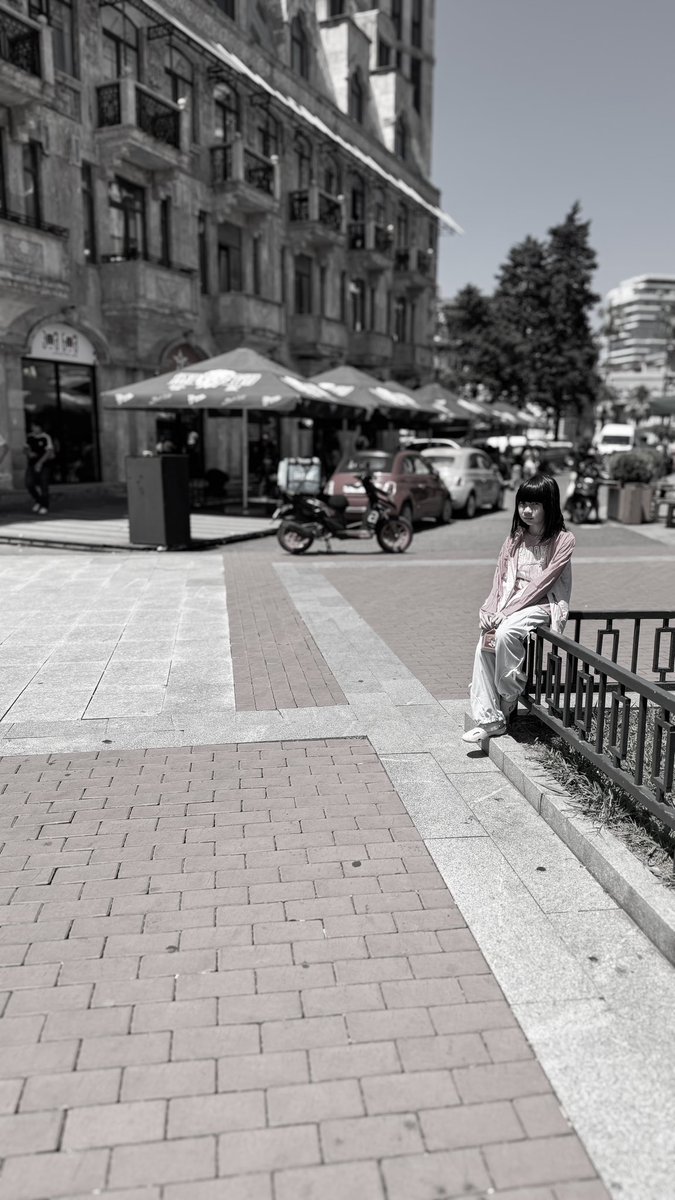 إحذر من انك توصلني لمرحلة "عزت علي نفسي" لأن لو تلتفت الدنيا بأهلها لك ، ما ألتفت لا انا ولا قلبي