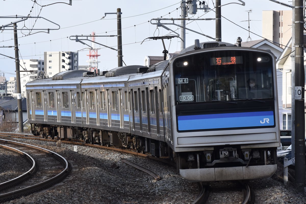 TheSensekiTimes's tweet photo. ［敬愛するHIDライト搭載のM6編成が運用復帰］2/12、秋田廃車配給のために離脱した205系3100番台最後のHIDライトを搭載する偉大な車両、M6編成同志が運用に復帰した。
沿線には運用復帰を祝う多くの人民が訪れ、地が割れんばかりの「万歳！」の声が響いた。
(仙石労働新聞2月12日号) https://t.co/CztEefBnBK