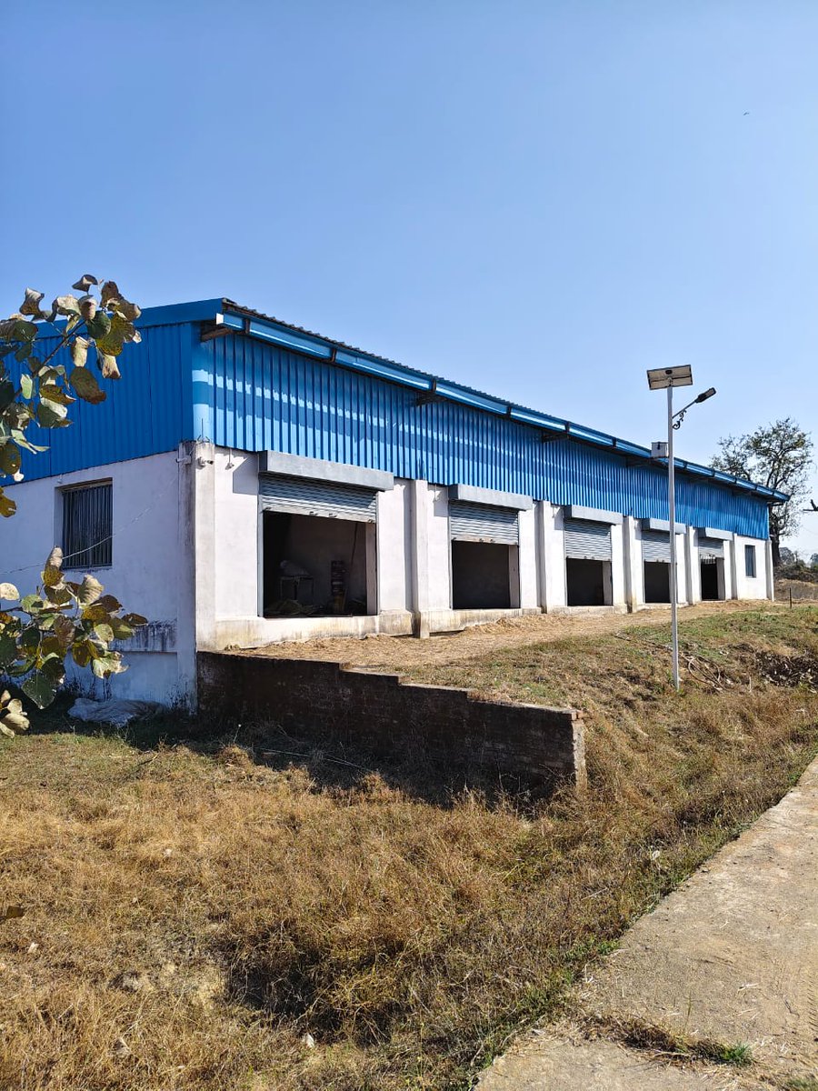 SARDA_ORG's tweet photo. We are proud to announce the inauguration of the Common Facility Centre (CFC) near the SARDA Agro Tourism Centre (SATC), Balaghat. H’ble MD Dr N. P. Singh inaugurated the CFC with traditional rituals — a key step in strengthening our commitment to rural &amp; agricultural development https://t.co/BD8yUhkeFP