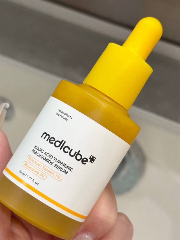 脇の黒ずみまで抹消されて効果感じるまでめちゃくちゃ早そうなので、1ヶ月使って検証します。脇いけるなら顔面真っ白に出来るんじゃない？