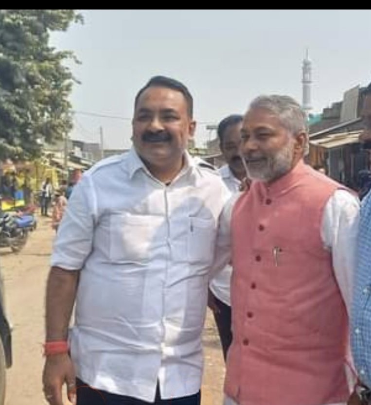 संघर्षशील जुझारू हंसमुख स्वभाव मिलनसार व्यवहार कुशल व्यक्तित्व के धनी पूर्व विधायक आदरणीय श्रीमान संजय प्रताप जैसवाल जी आपको जन्मदिन की हार्दिक बधाई अमिट अगणित शुभकामनाएं ईश्वर स्वस्थ खुशहाल दीर्घायु जीवन प्रदान करें चिरंजीवी भव #SanjayPartapjaiswal  <a href="/jagdambikapalmp/">Jagdambika Pal</a> <a href="/BJP4UP/">BJP Uttar Pradesh</a>